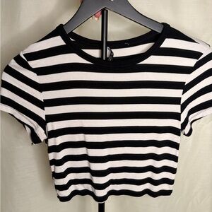 Zara women’s black & white striped crop top tee shirt short sleeve